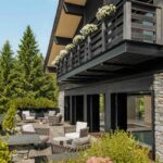 Terrasse et façade du chalet Petula à Megève