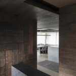 Détail de l'architecture intérieure du Chalet N°14 à Verbier